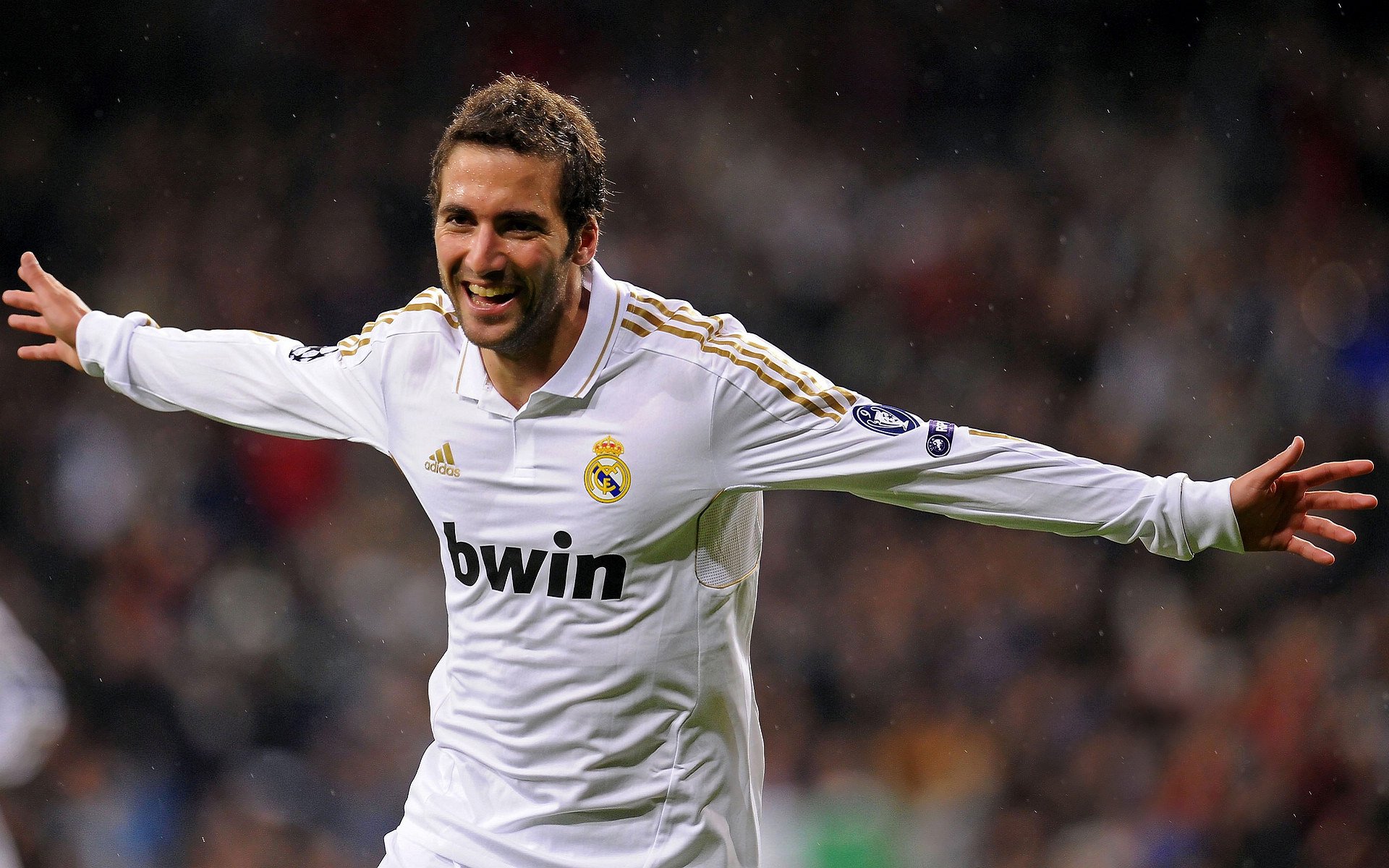 开云·体育全站登录地址-英格兰骑手汤姆·麦克尤恩在巴黎奥运会上获得个人障碍赛银牌，创造历史。